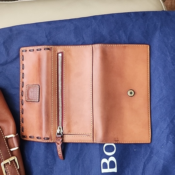 Dooney and Burke Saddlebag and Wallet Floritine. - Picture 12 of 12